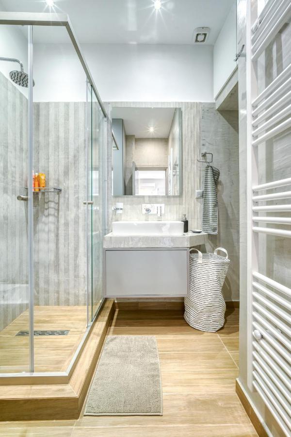 Stylish, Sunny New 2 Bedroom, Prime Central Афіни Екстер'єр фото