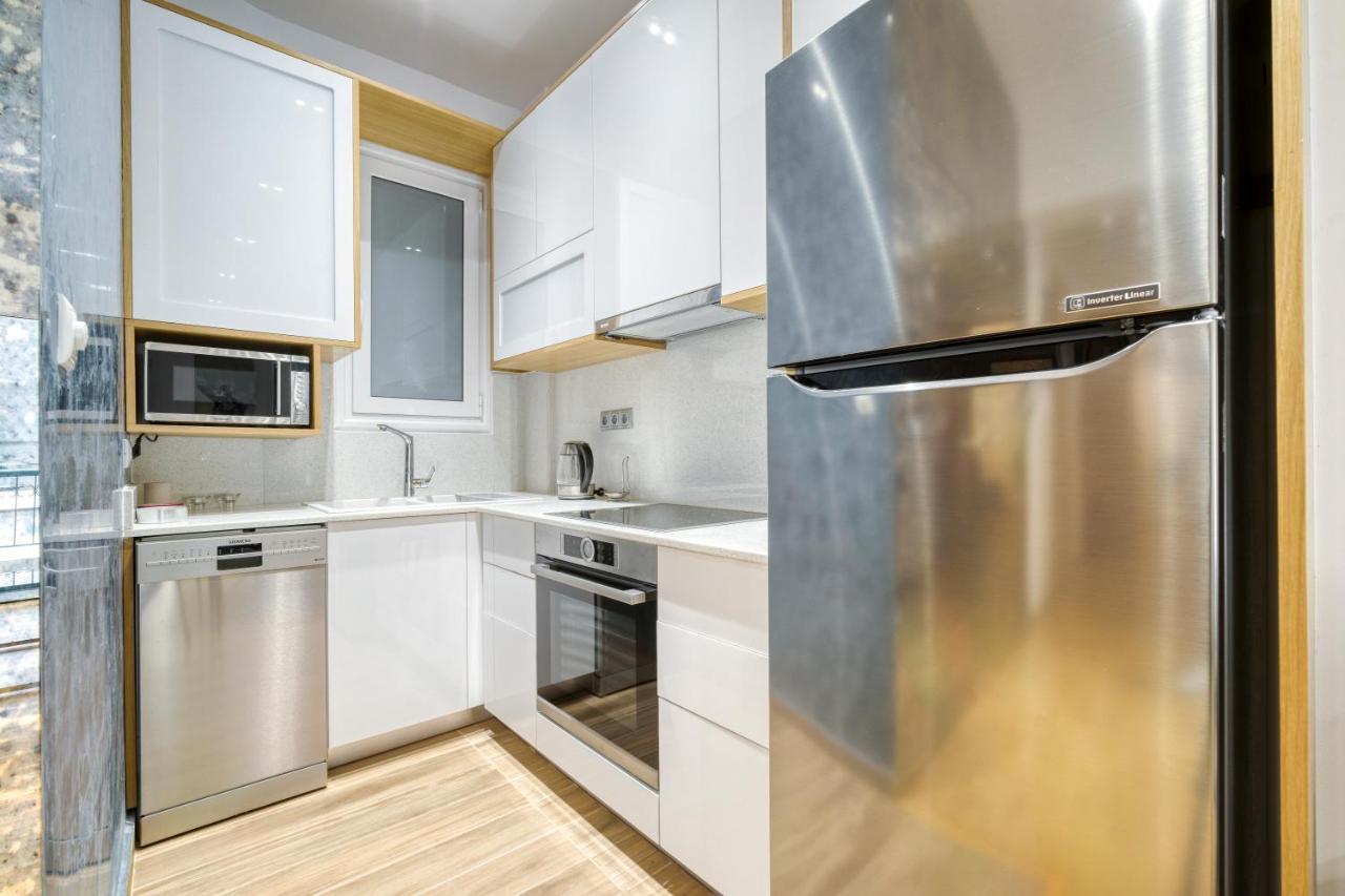 Stylish, Sunny New 2 Bedroom, Prime Central Афіни Екстер'єр фото
